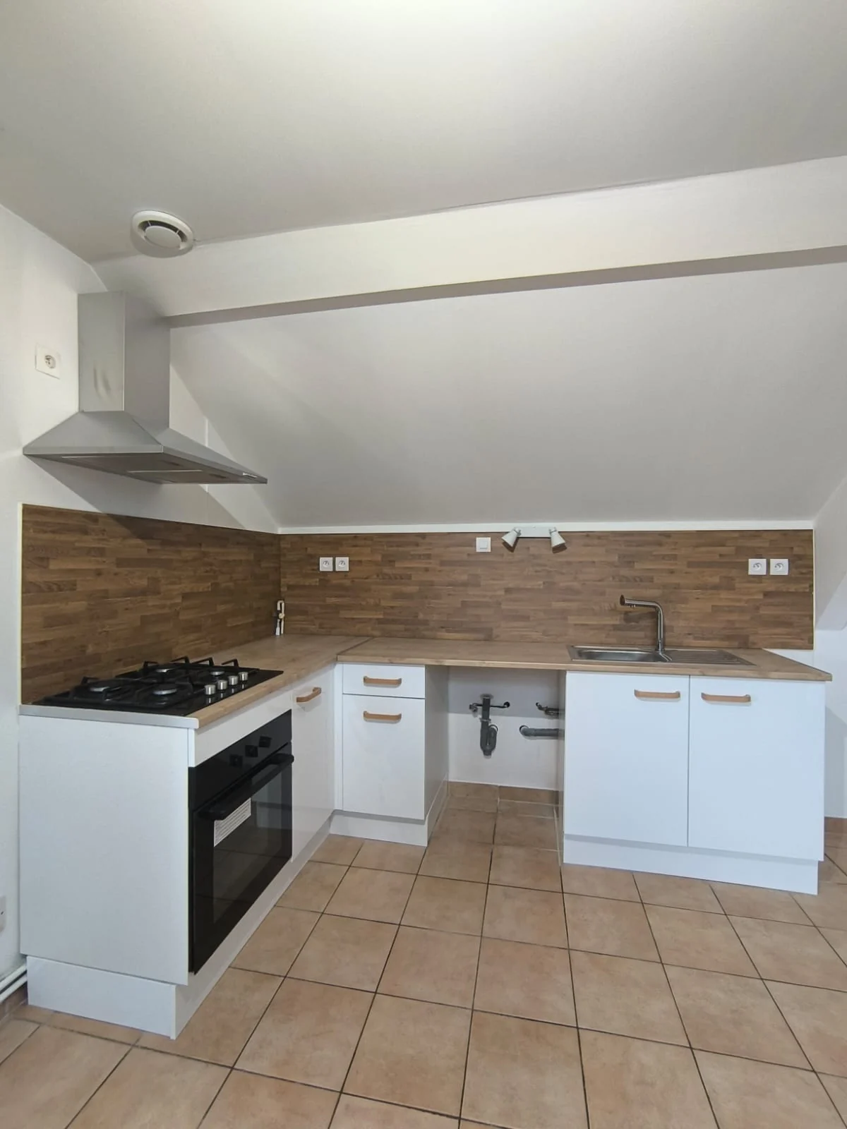 Une cuisine sous les combles — photographie 14